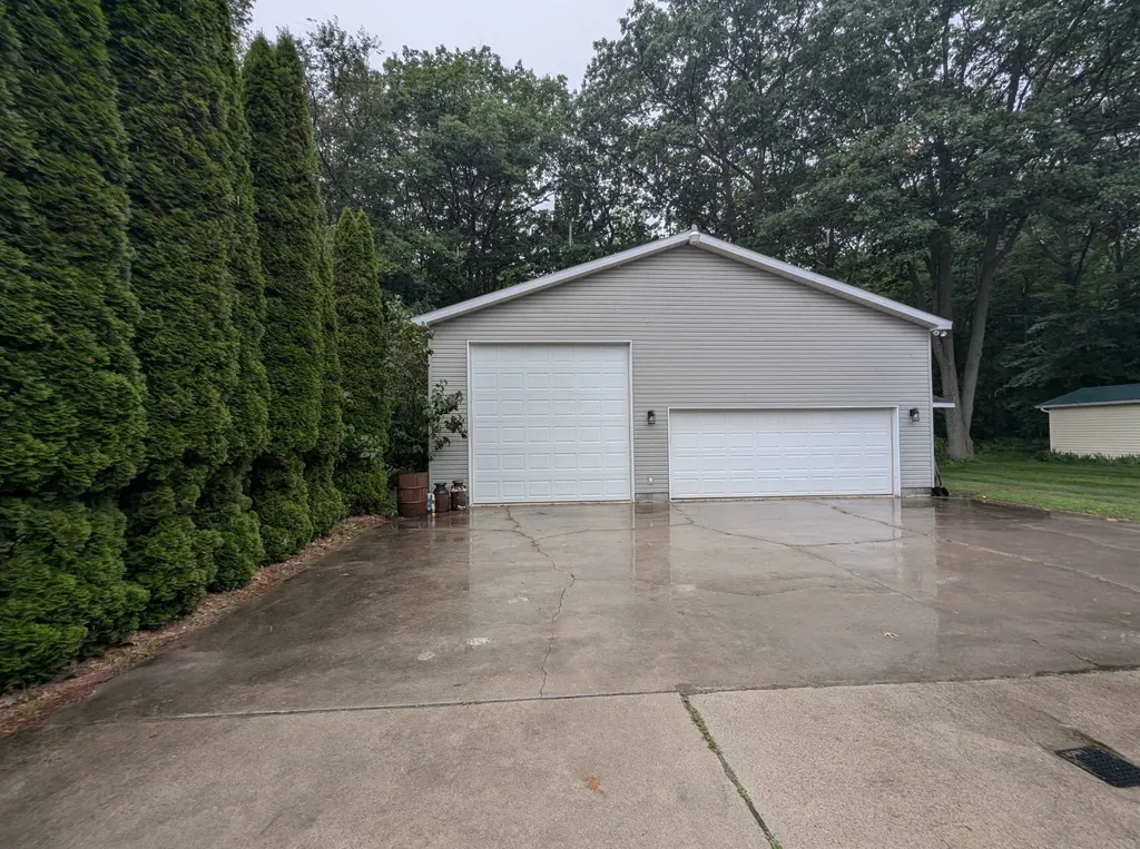 387 N Huron Whitney Township MI 48703