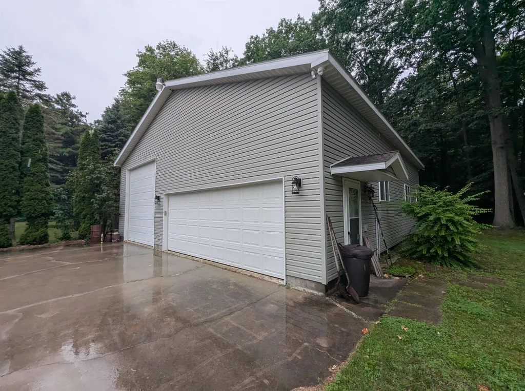 387 N Huron Whitney Township MI 48703