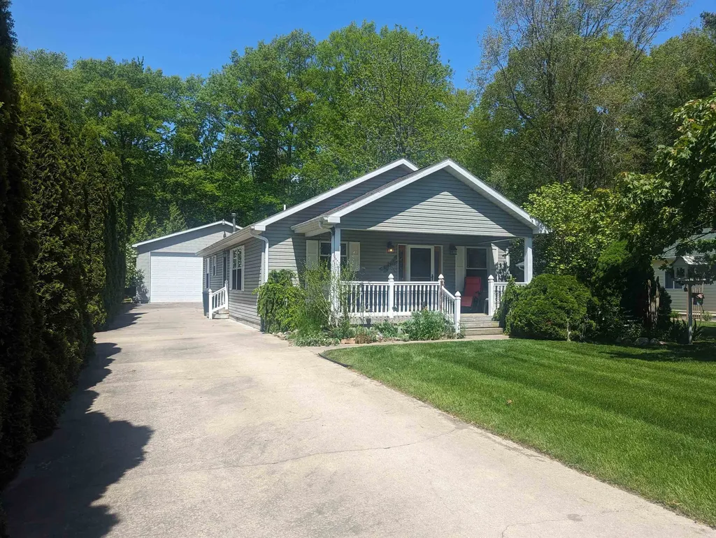 387 N Huron Whitney Township MI 48703