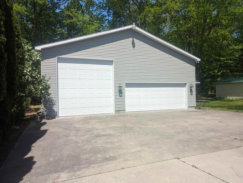 387 N Huron Whitney Township MI 48703