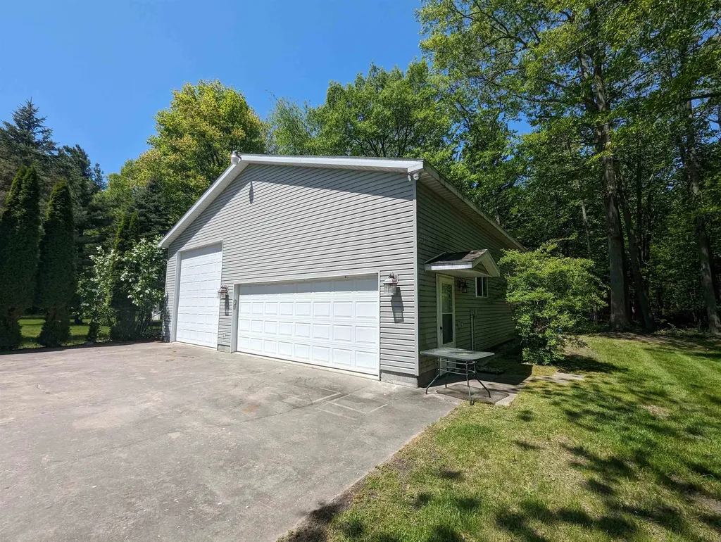 387 N Huron Whitney Township MI 48703