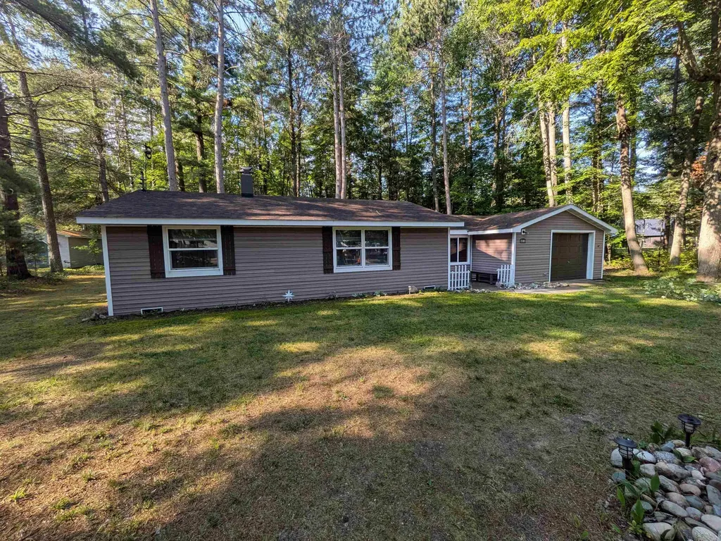 4019 E Higgins Lake Drive Roscommon Township MI 48653