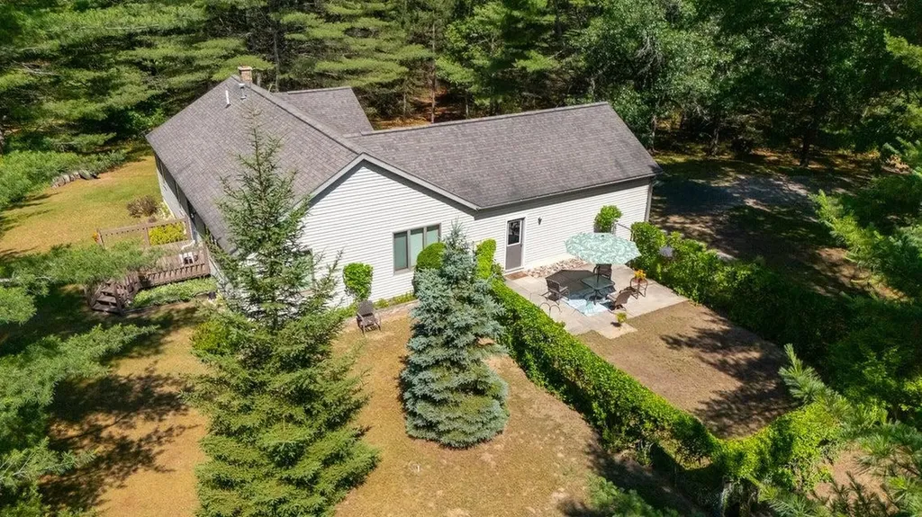 3557 W Pinewood Drive Gerrish Township MI 48653