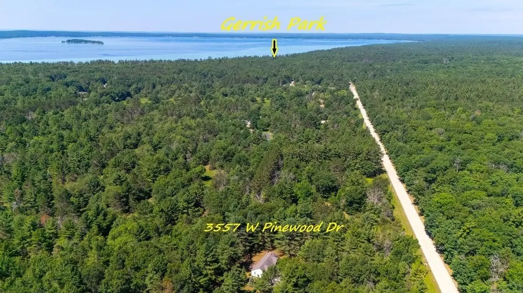3557 W Pinewood Drive Gerrish Township MI 48653