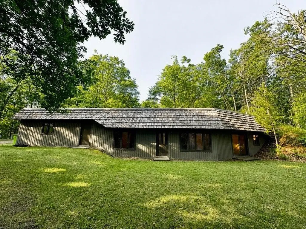 2318 W Sunset Drive Gerrish Township MI 48653