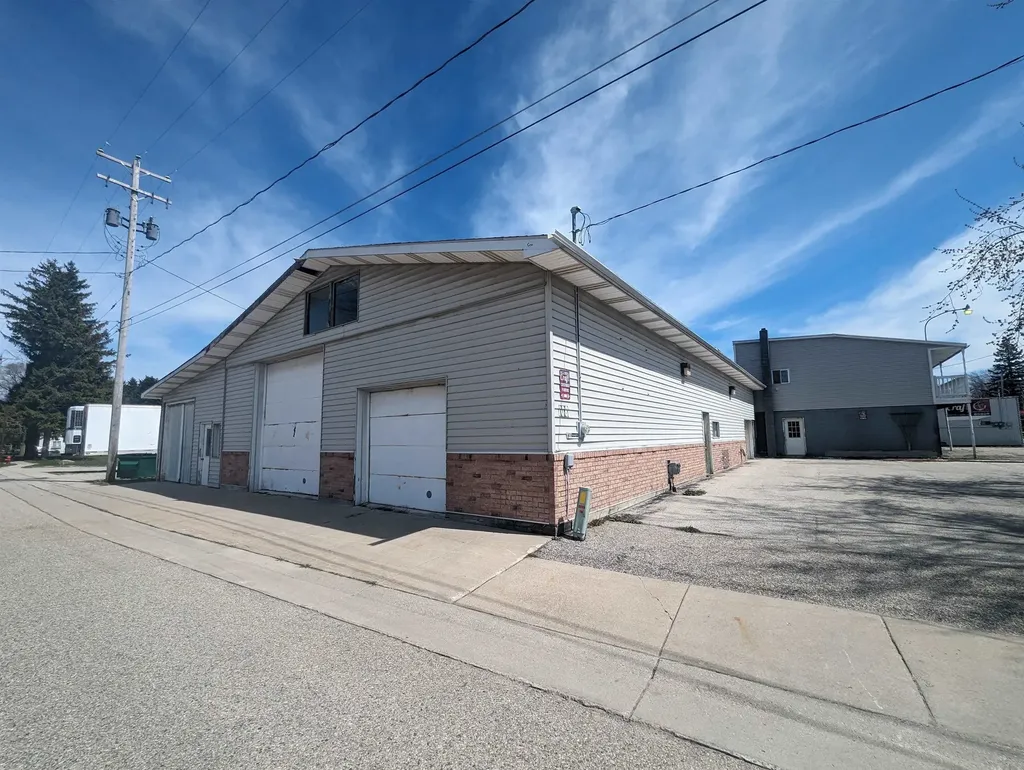 211 E Huron Road Au Gres Township MI 48703