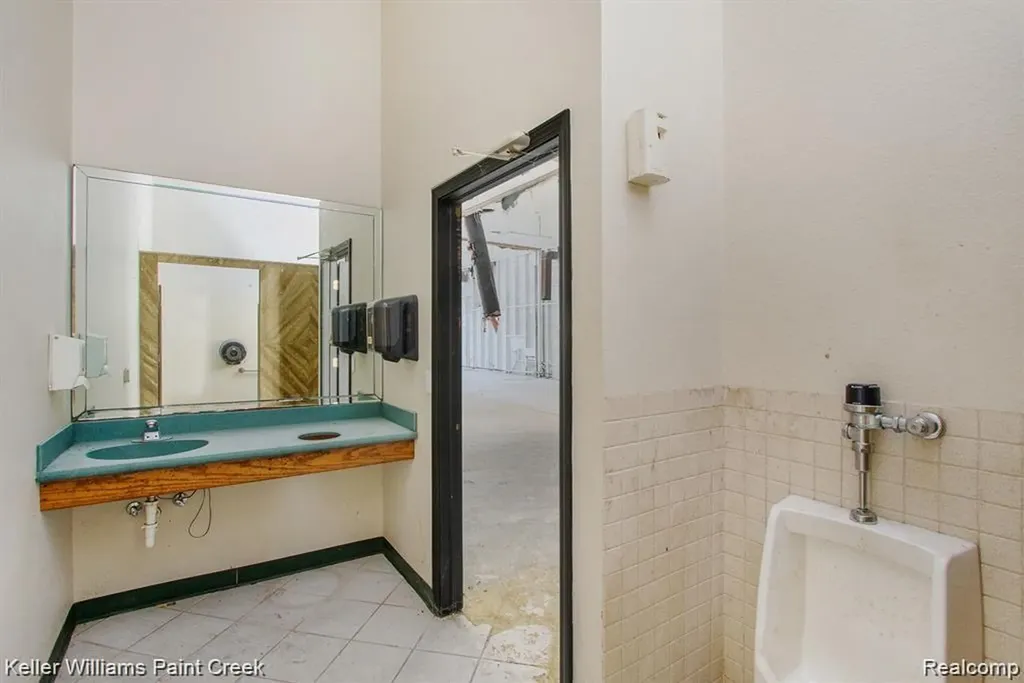 5030 E Coldwater Road Genesee Charter Township MI 48506