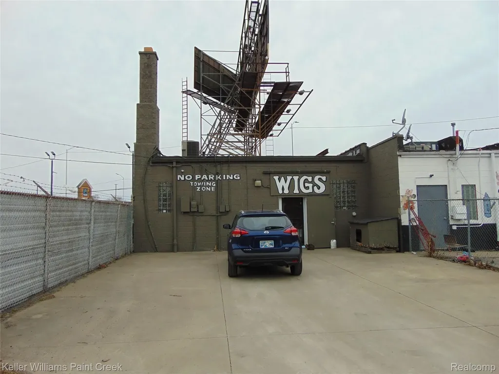 15390 Gratiot Avenue Detroit City MI 48205