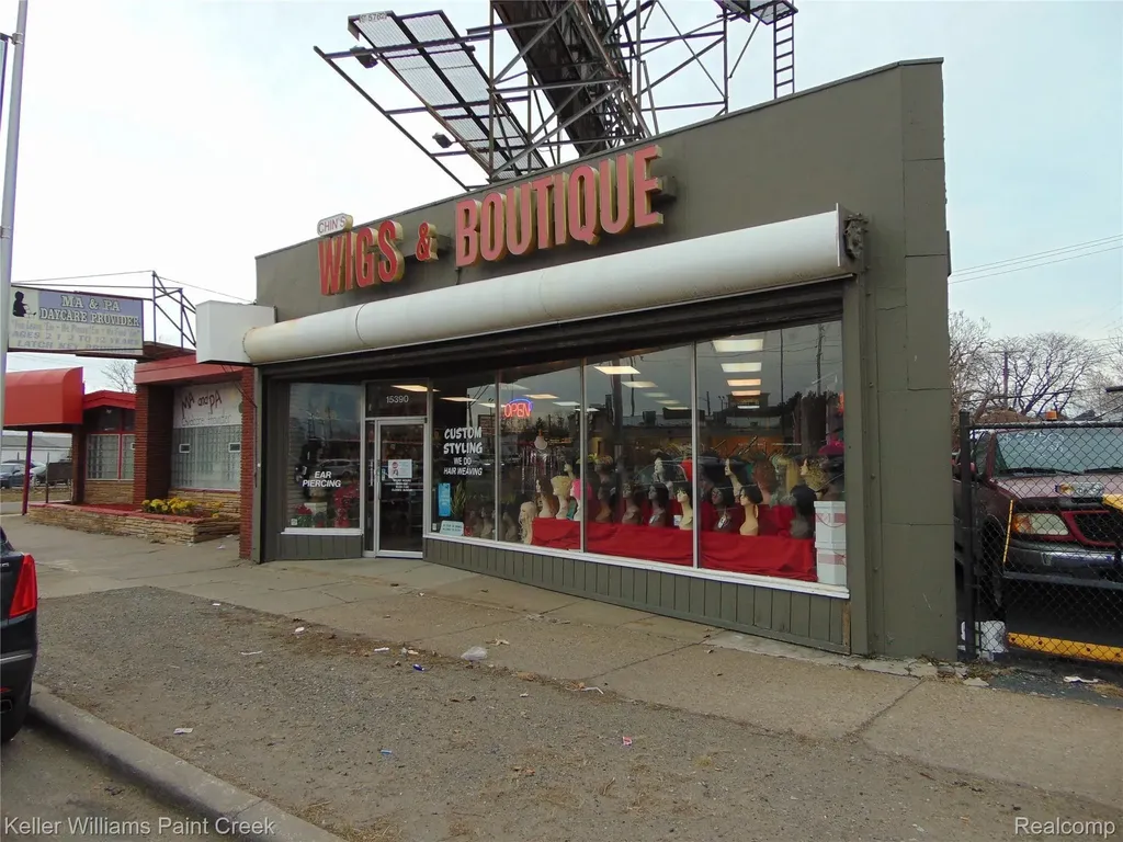 15391 Gratiot Avenue Detroit City MI 48205