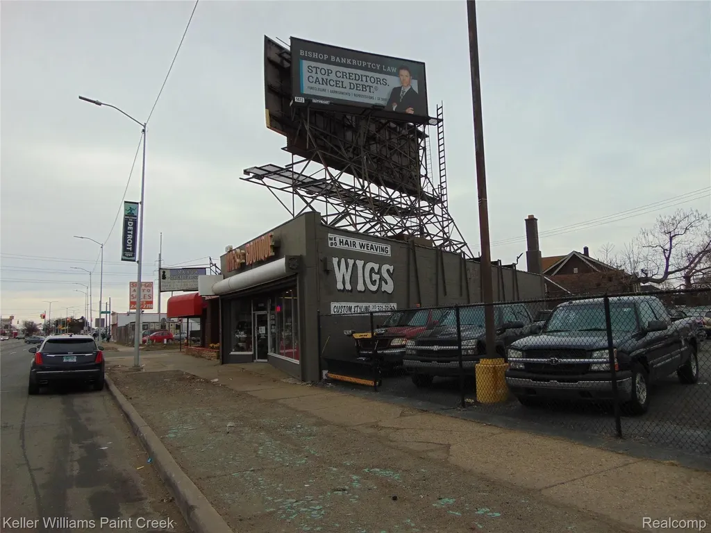 15391 Gratiot Avenue Detroit City MI 48205