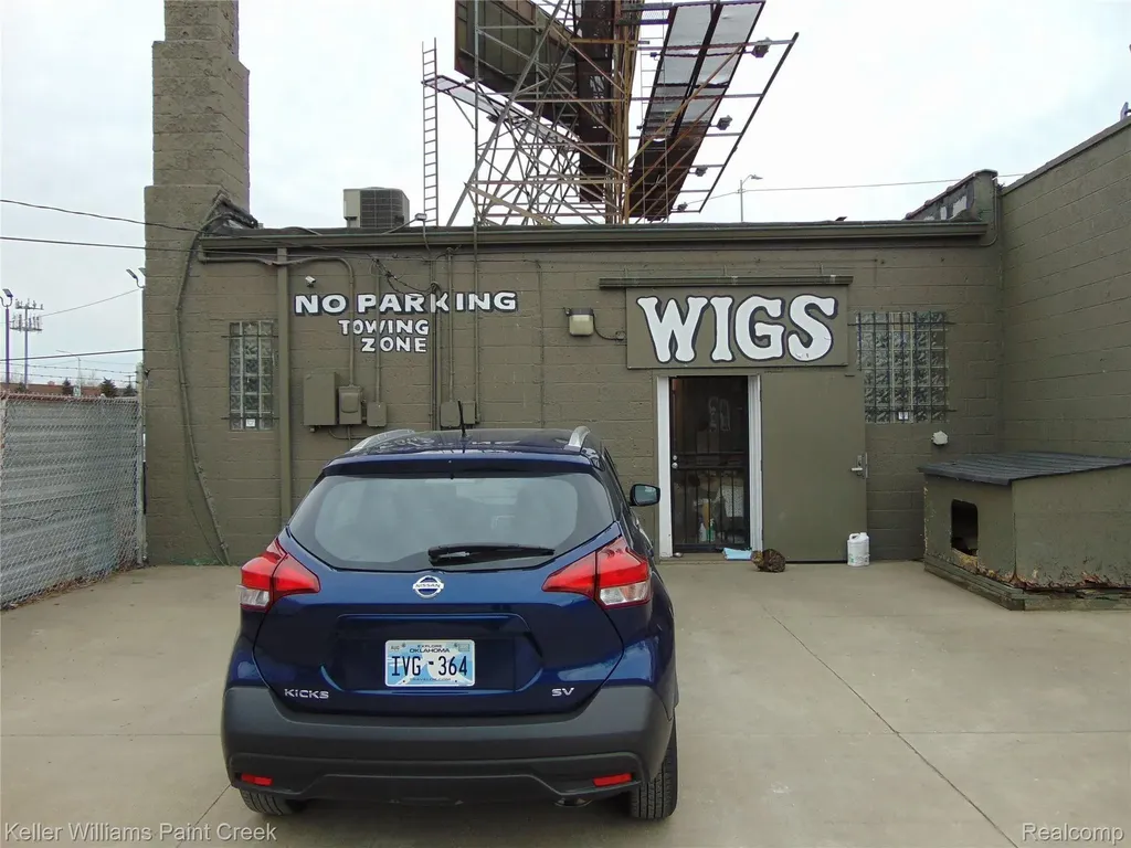 15391 Gratiot Avenue Detroit City MI 48205