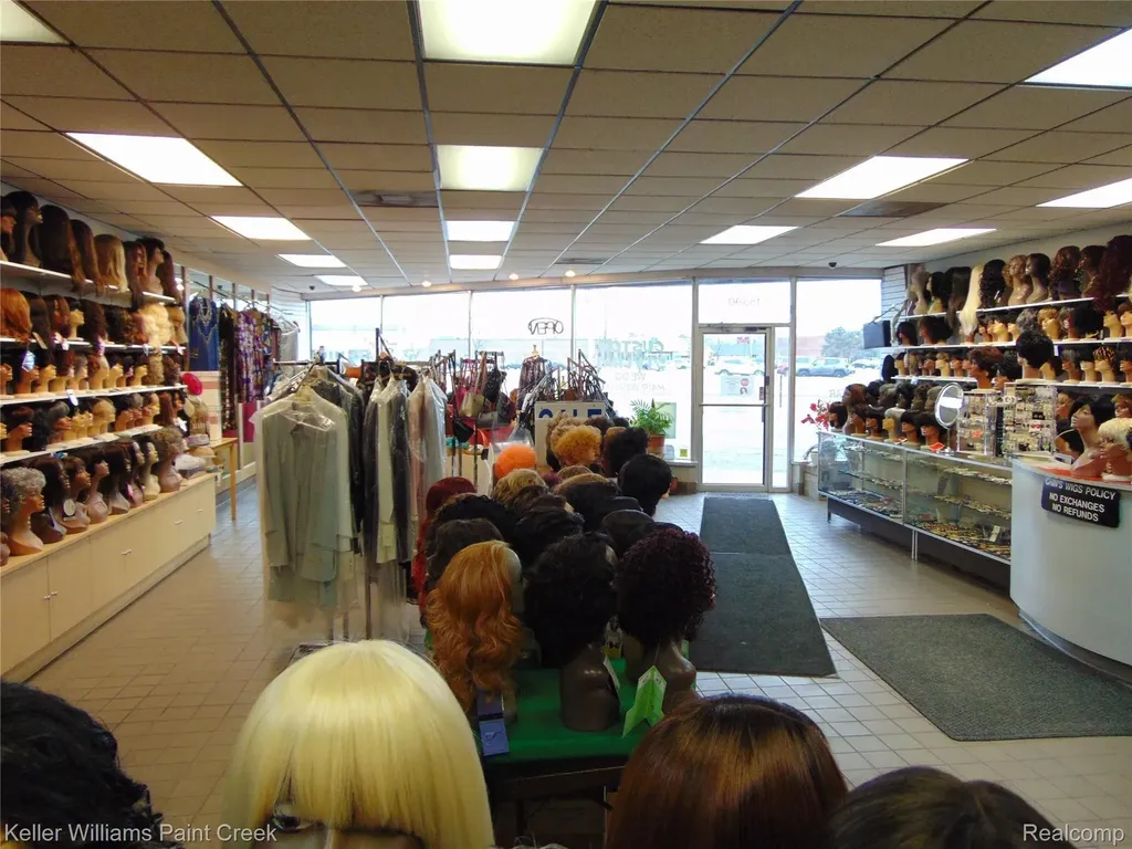 15391 Gratiot Avenue Detroit City MI 48205