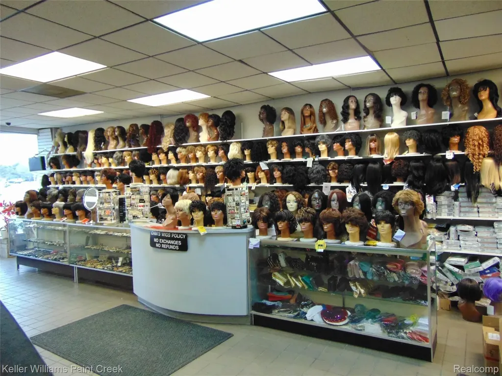 15391 Gratiot Avenue Detroit City MI 48205