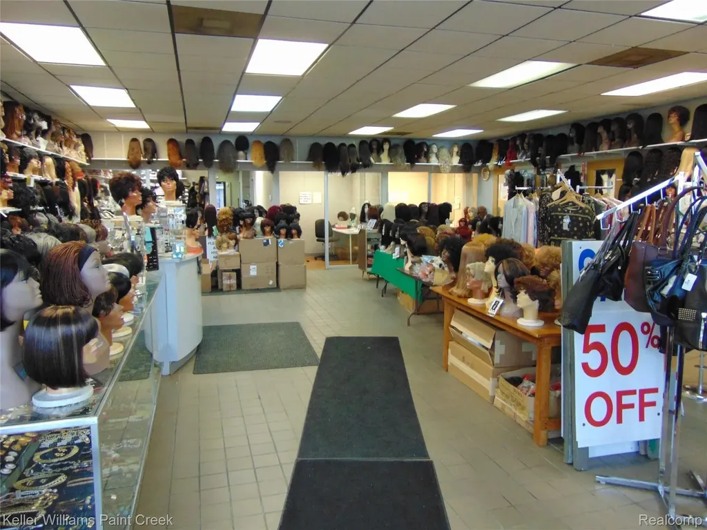 15391 Gratiot Avenue Detroit City MI 48205
