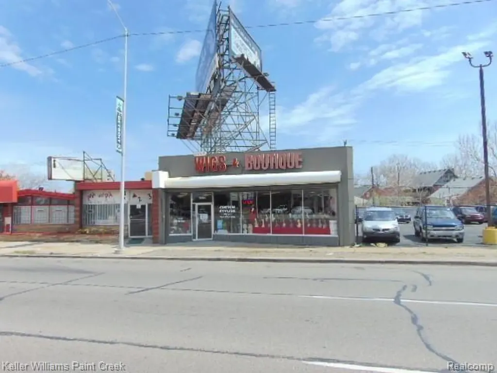 15391 Gratiot Avenue Detroit City MI 48205