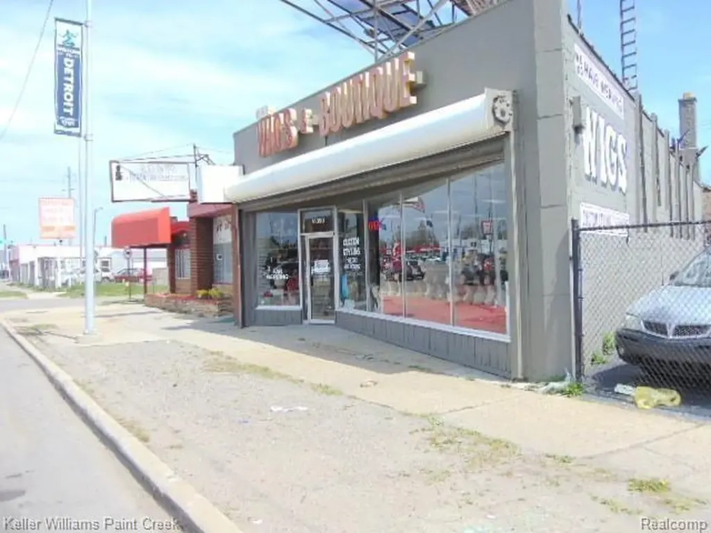 15391 Gratiot Avenue Detroit City MI 48205