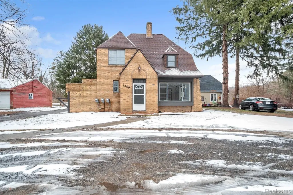 2359 E Grand River Road Williamstown Township MI 48895