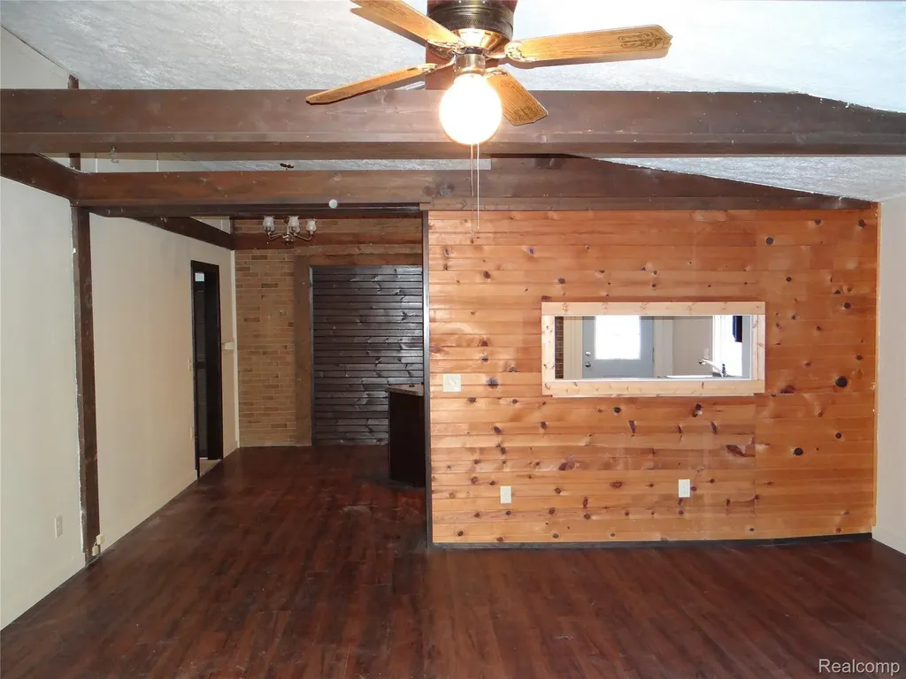 2359 E Grand River Road Williamstown Township MI 48895