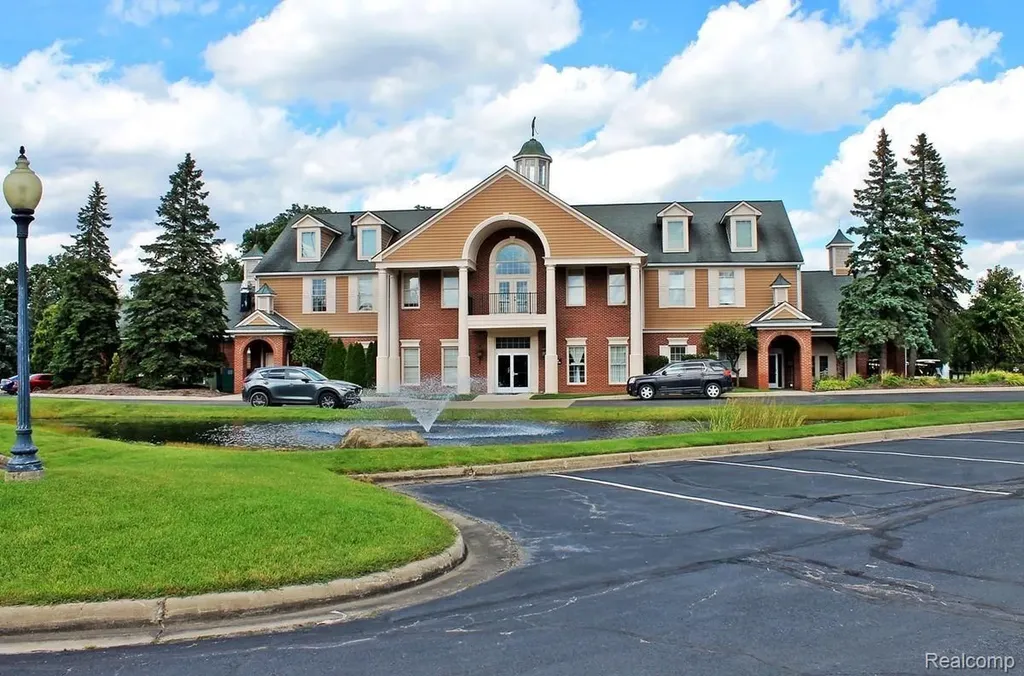 6157 High Valley Drive White Lake Charter Township MI 48383