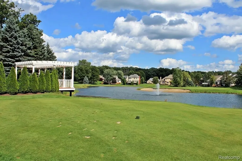 6157 High Valley Drive White Lake Charter Township MI 48383