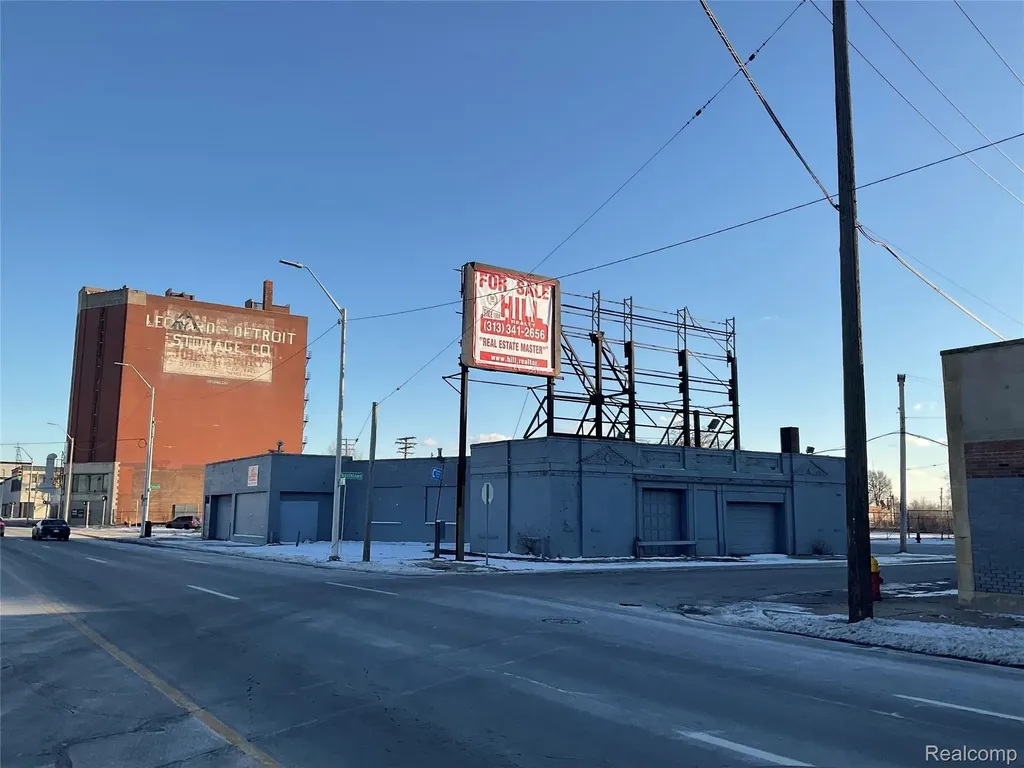 11019 W Grand River Avenue Detroit City MI 48204