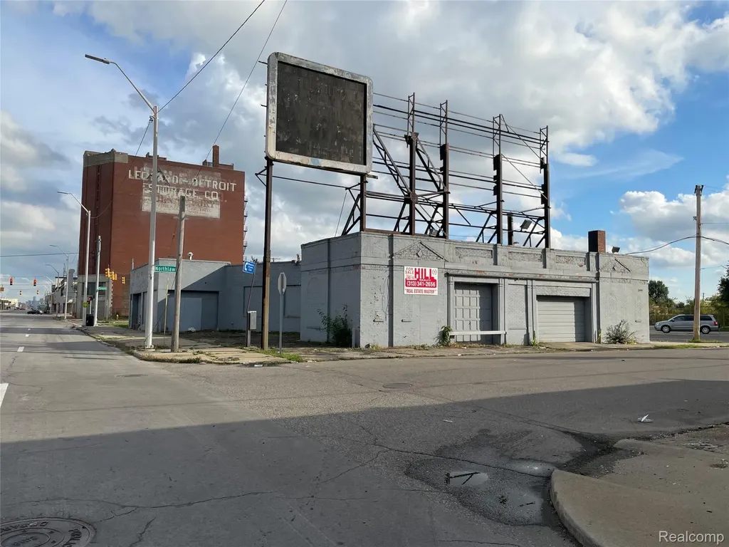 11019 W Grand River Avenue Detroit City MI 48204