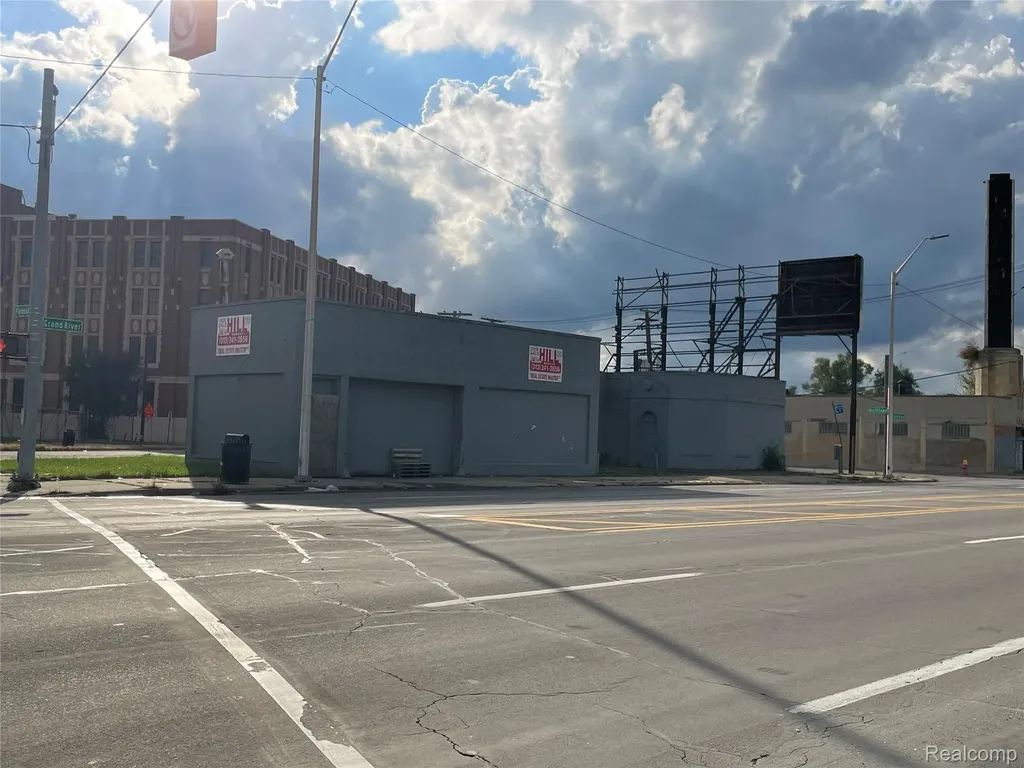11019 W Grand River Avenue Detroit City MI 48204