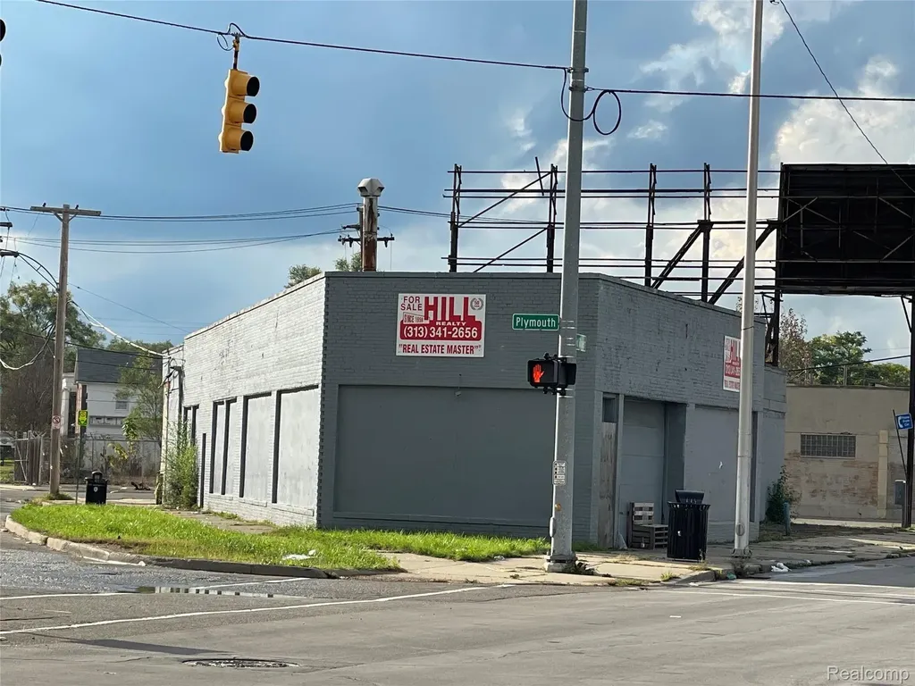 11019 W Grand River Avenue Detroit City MI 48204