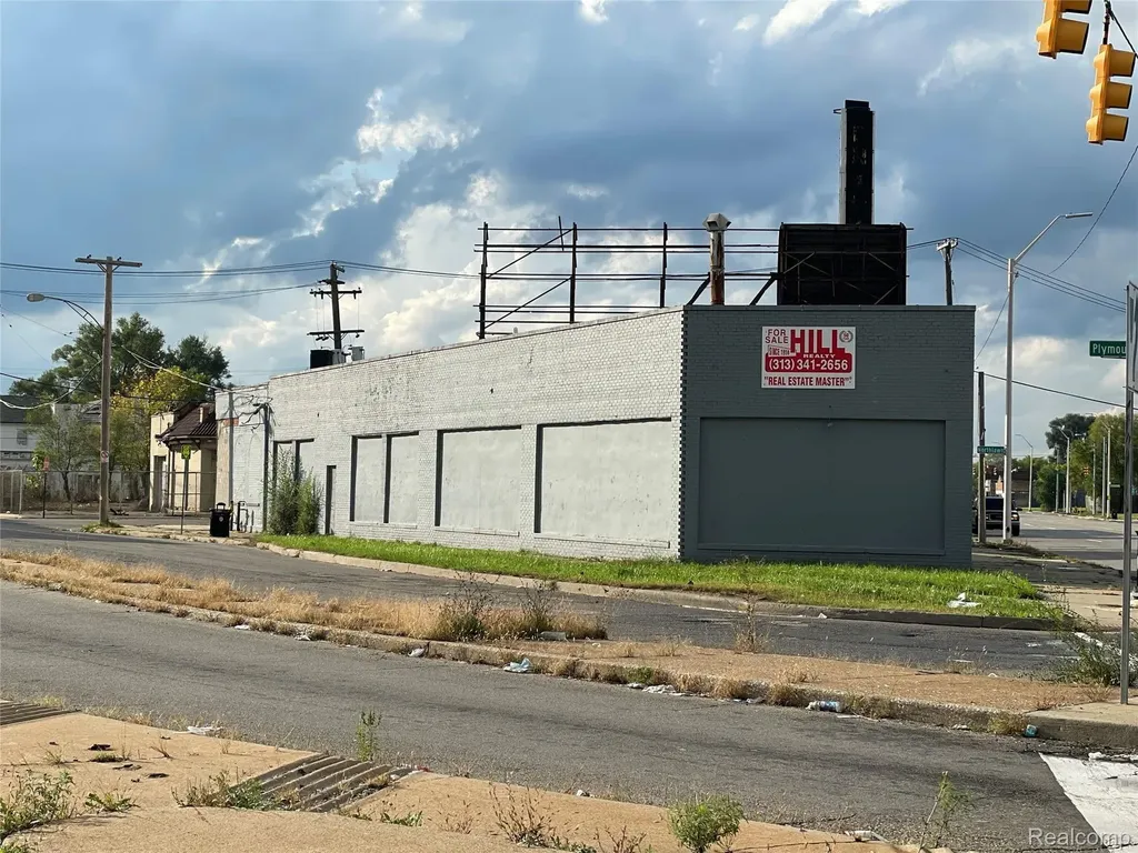 11019 W Grand River Avenue Detroit City MI 48204