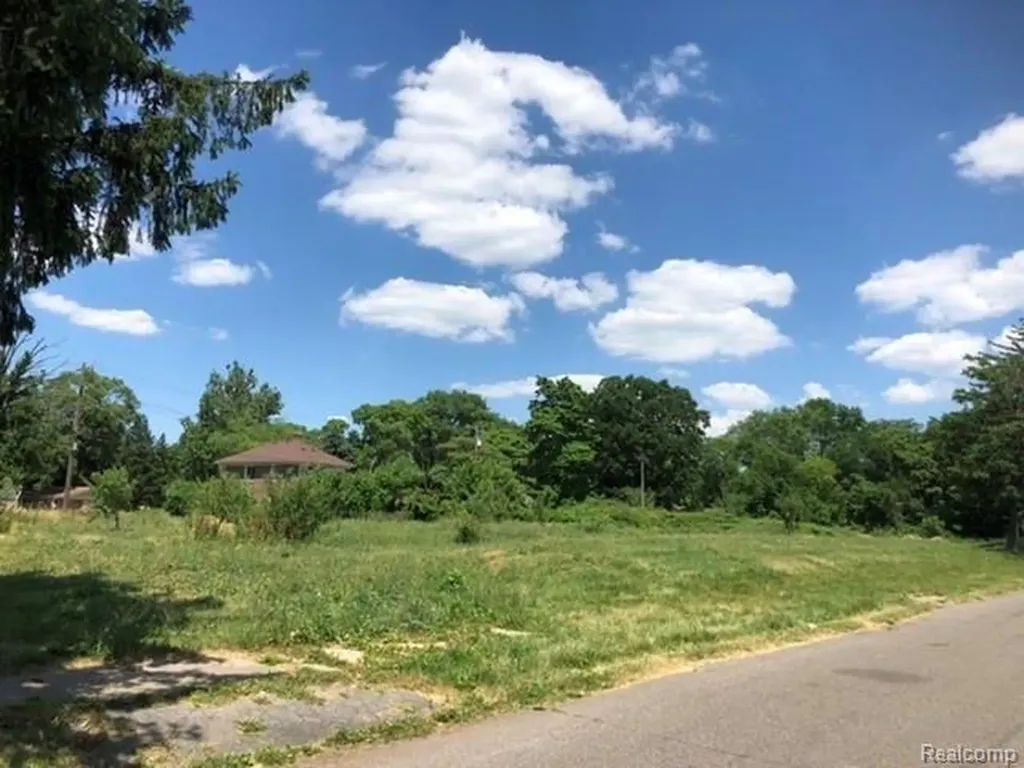 21652 Orchard Detroit City MI 48219