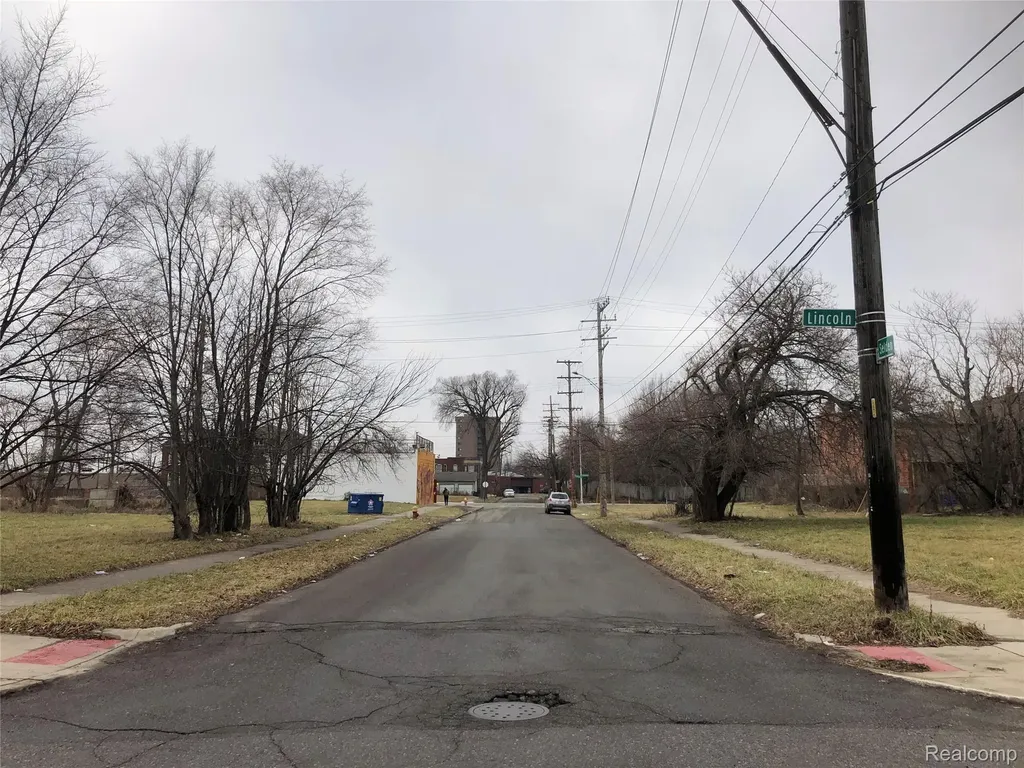 3907 Lincoln Detroit City MI 48208