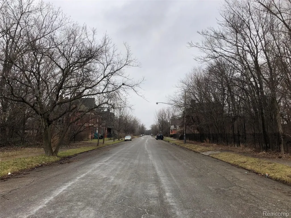3907 Lincoln Detroit City MI 48208