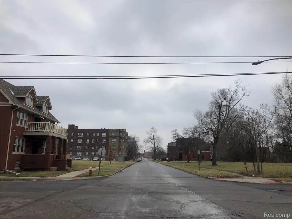 3907 Lincoln Detroit City MI 48208