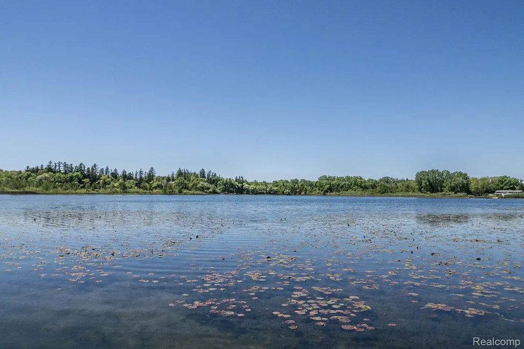 Lot 44 - Pinemont Hamburg Township MI 48116
