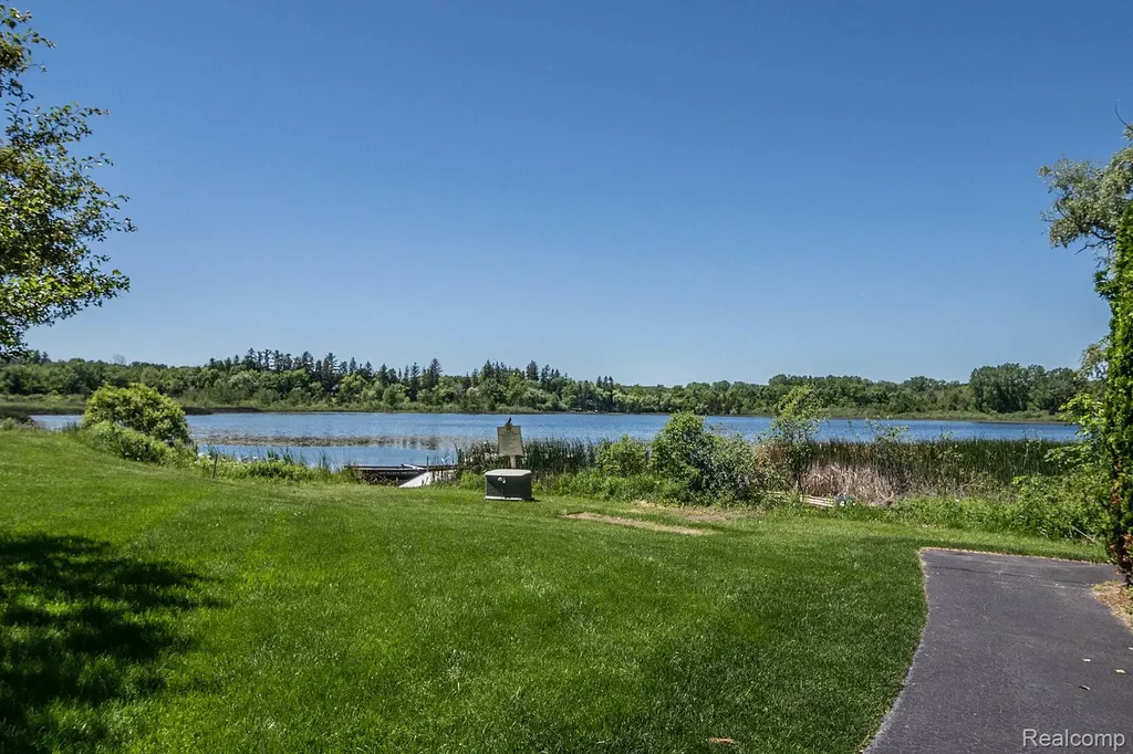 Lot 43 - Pinemont Hamburg Township MI 48116