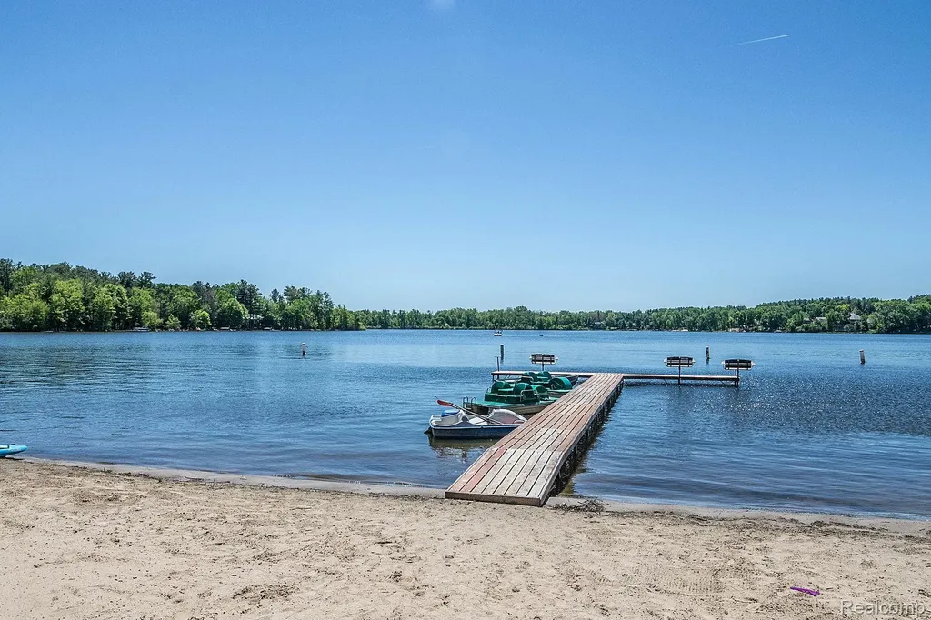 Lot 36 - Pinemont Hamburg Township MI 48116