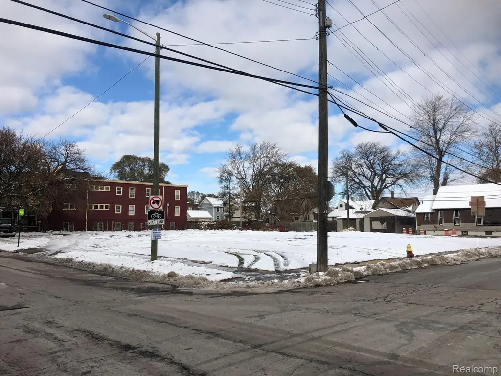 346 W Grand Boulevard Detroit City MI 48216