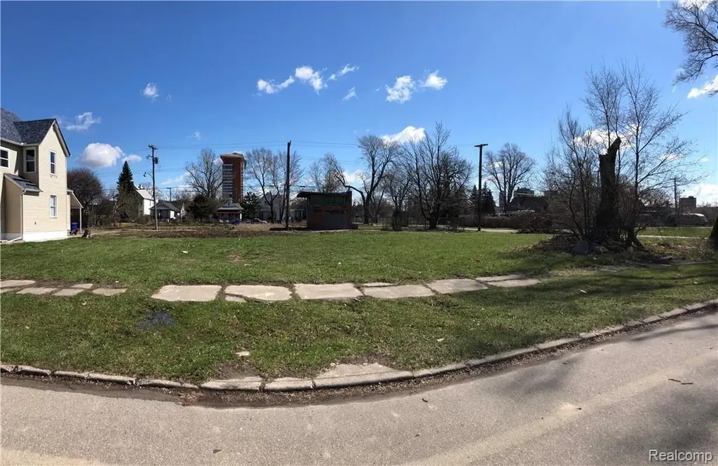 2802-12 Harrison Detroit City MI 48216
