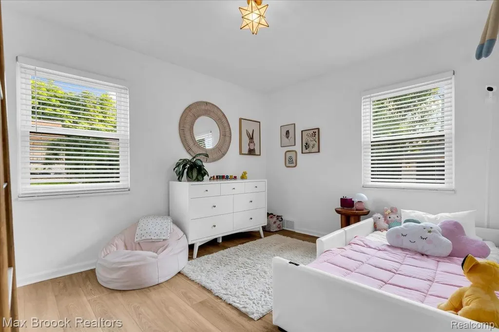 2436 Hawkins Avenue Royal Oak City MI 48073
