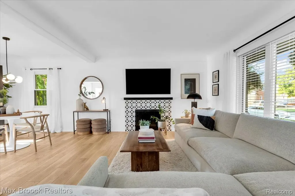2436 Hawkins Avenue Royal Oak City MI 48073