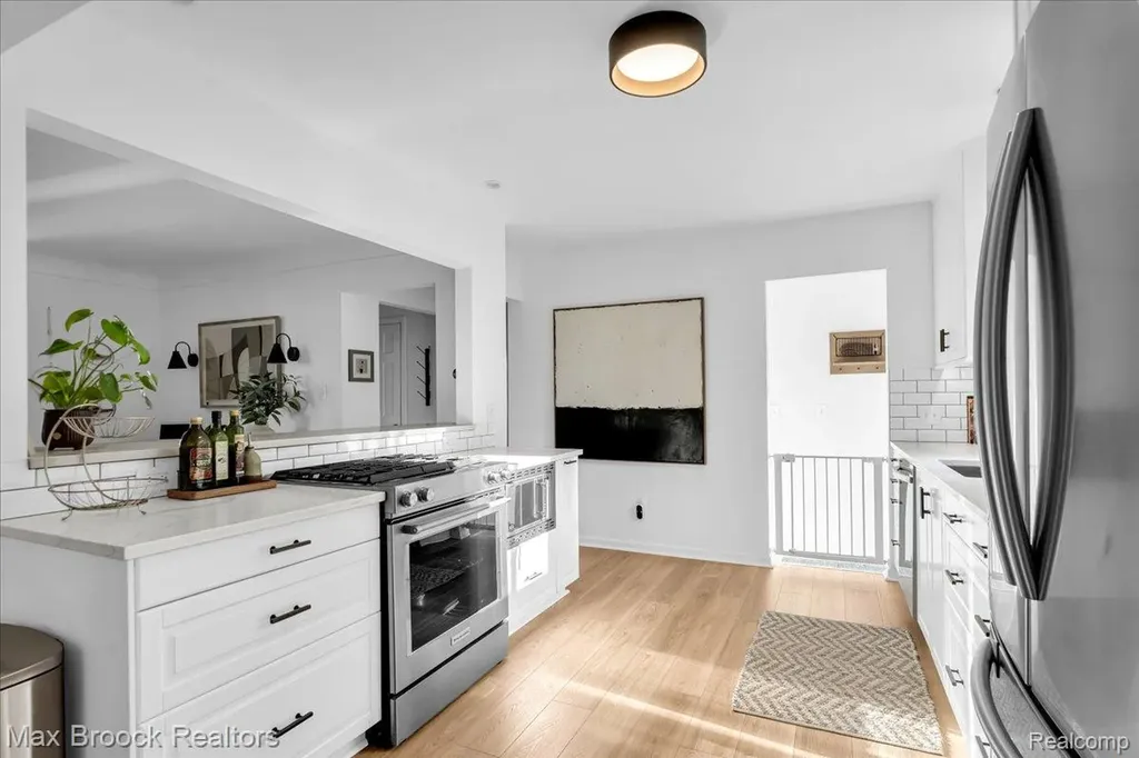 2436 Hawkins Avenue Royal Oak City MI 48073