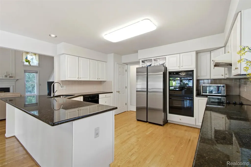 3417 Balfour Drive Troy City MI 48084