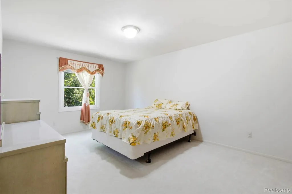 3417 Balfour Drive Troy City MI 48084