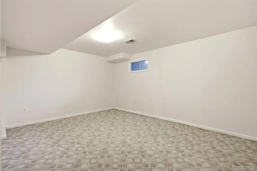 3417 Balfour Drive Troy City MI 48084