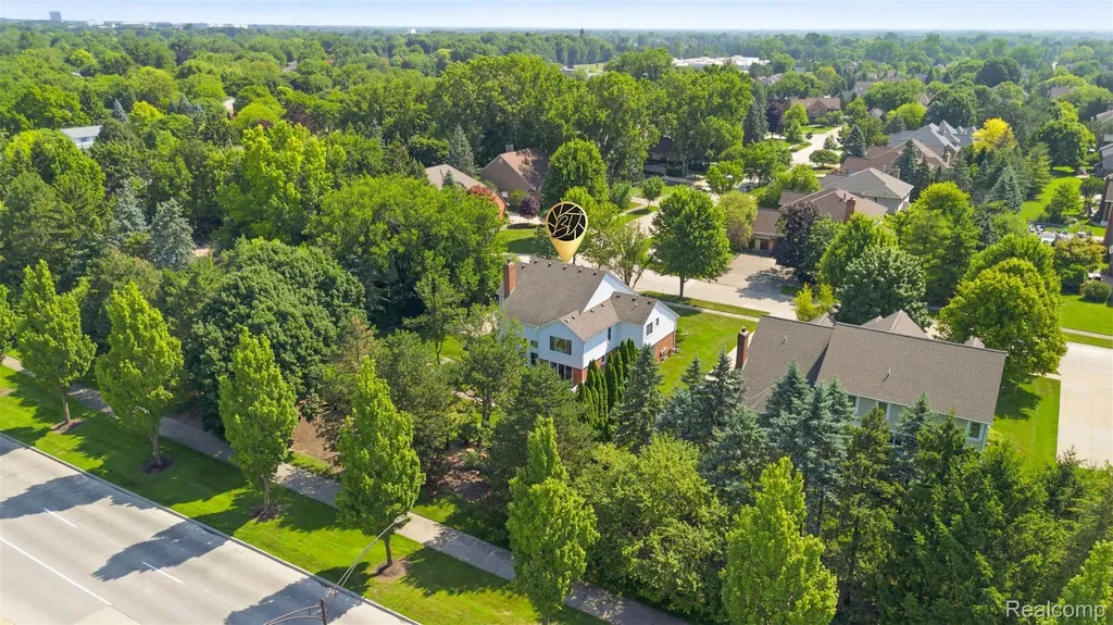 3417 Balfour Drive Troy City MI 48084