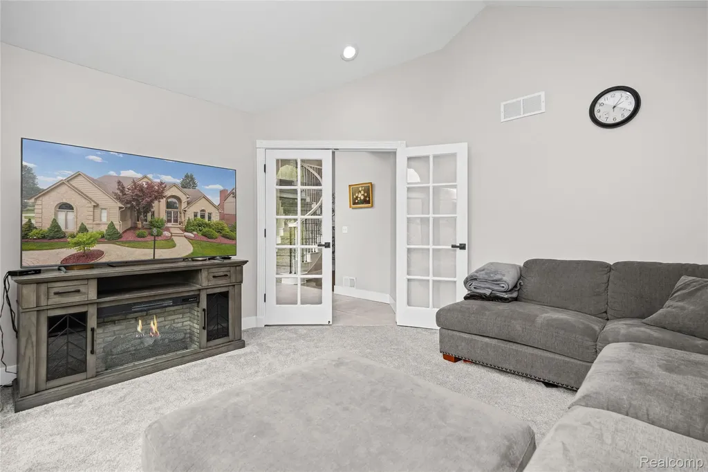 43352 Chardonnay Drive Sterling Heights City MI 48314