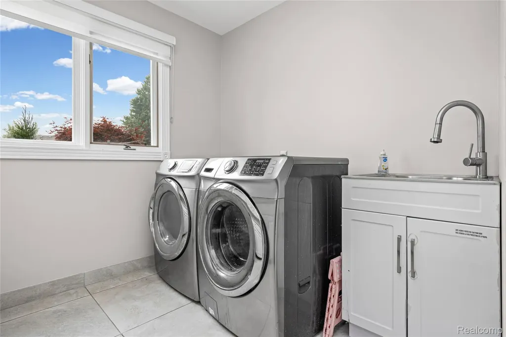 43352 Chardonnay Drive Sterling Heights City MI 48314