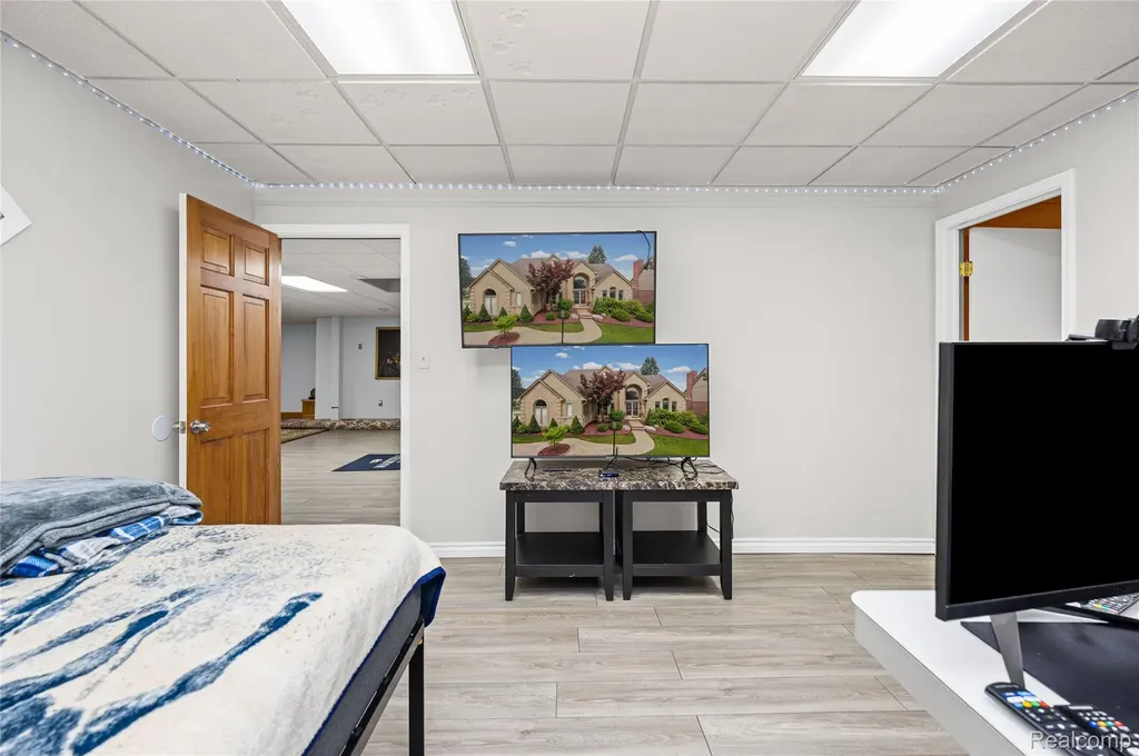 43352 Chardonnay Drive Sterling Heights City MI 48314