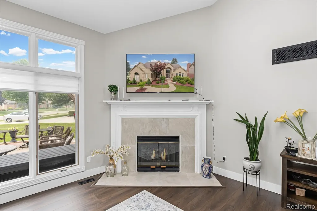 43352 Chardonnay Drive Sterling Heights City MI 48314