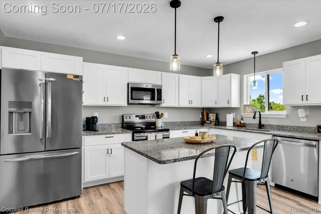 417 Constitution Avenue Brooklyn Village MI 49230